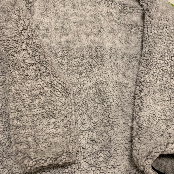 Properly Tied sherpa pullover XL - Picture 7 of 7